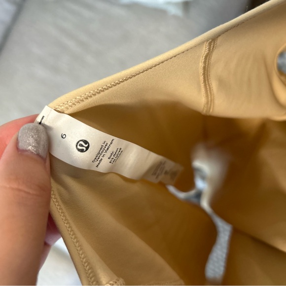 Lululemon Align T-shirt in Prosecco Size 6 - Picture 7 of 7